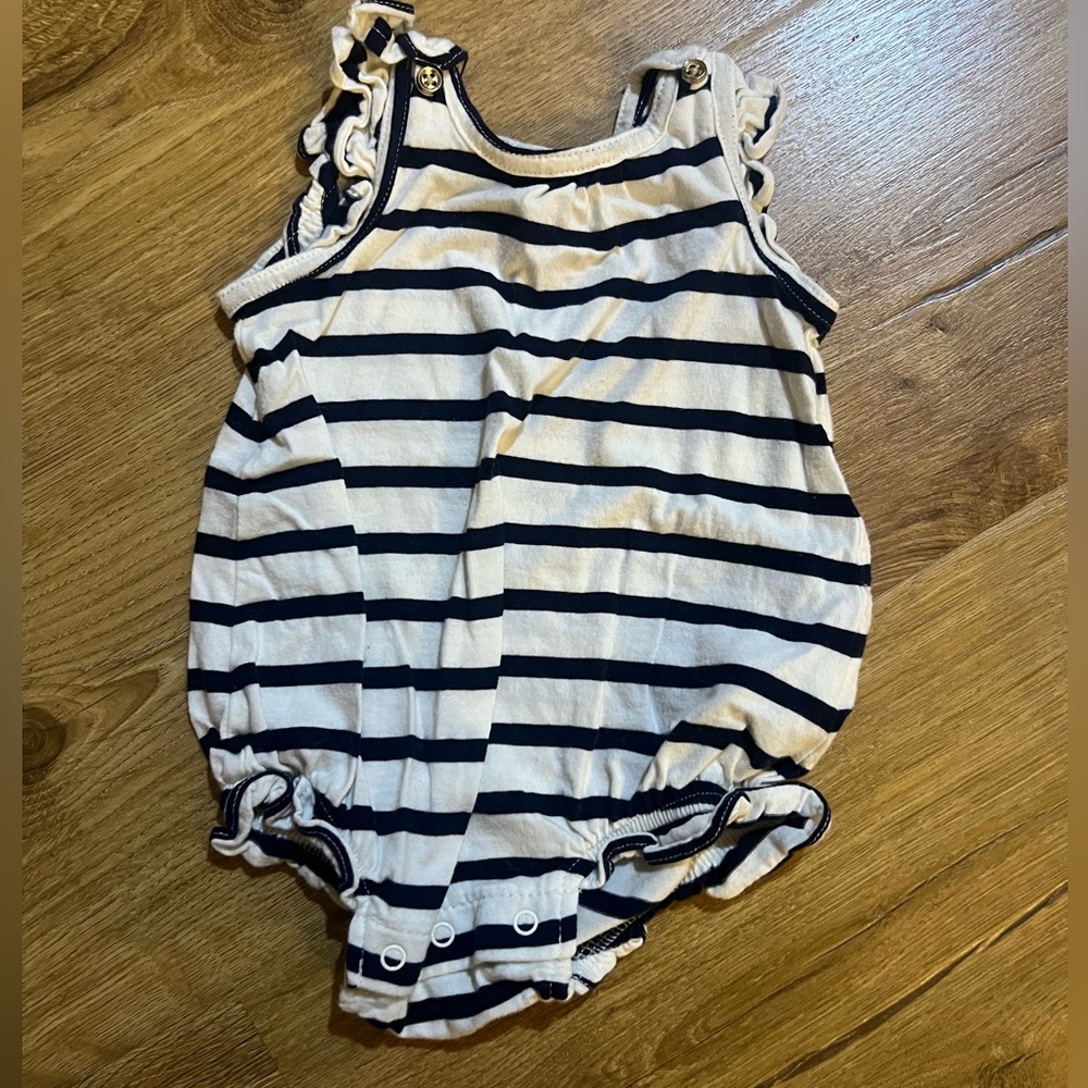 0-3 month baby gap bubble romper